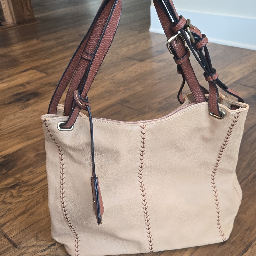Elegant Tan Leather Women's Bag